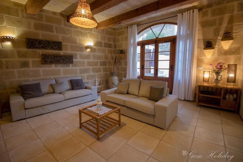 Ta Lilly Xaghra Villa Bagian luar foto